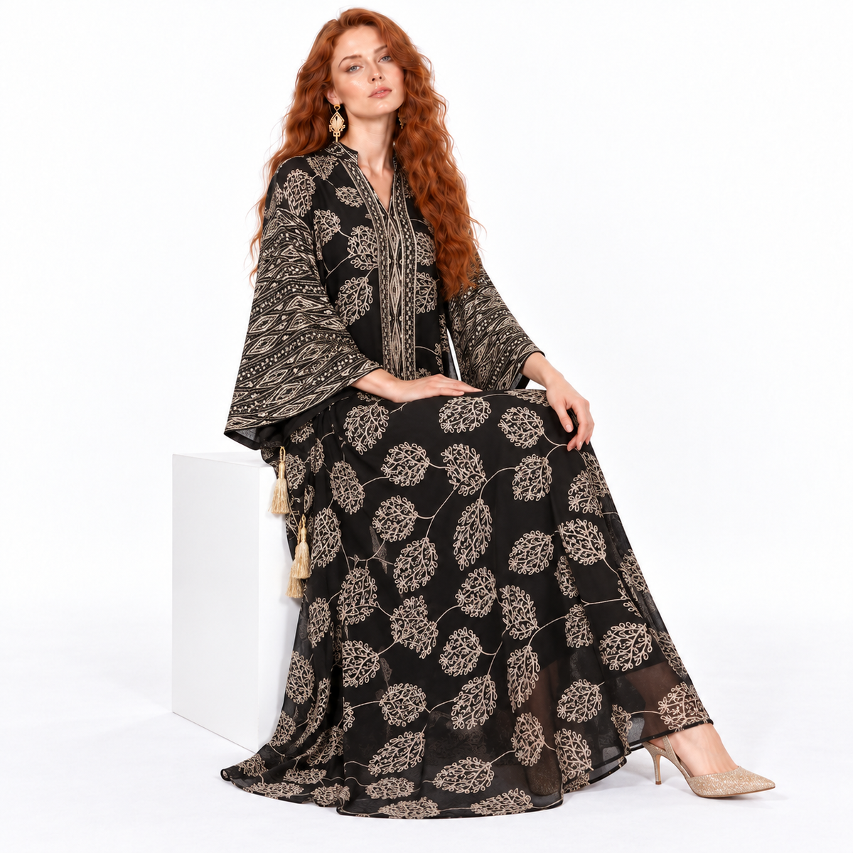 Elegant Black Gold Embroidered Lebaran Kaftan-3