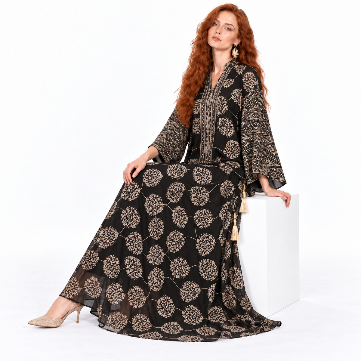 Elegant Black Gold Embroidered Lebaran Kaftan-2