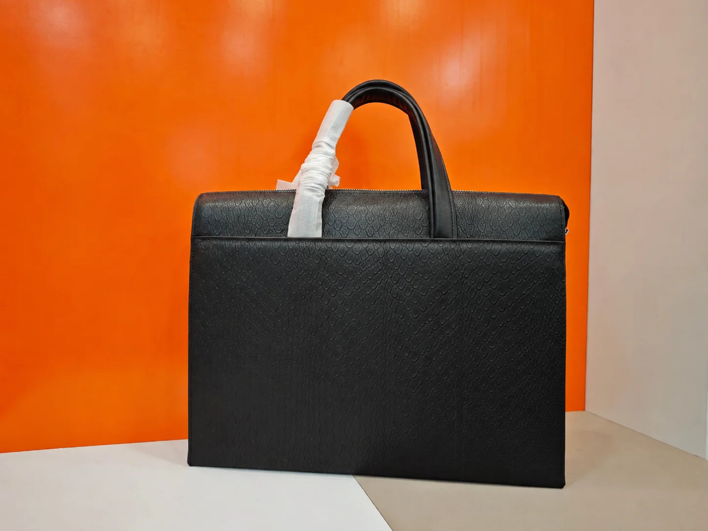 Men's Briefcase Genuine Leather Top-Handle Bags 15.6 Laptop Bag Luxury Designer Business Office Messenger Handbag Embossed Cowhide Classic Black-8