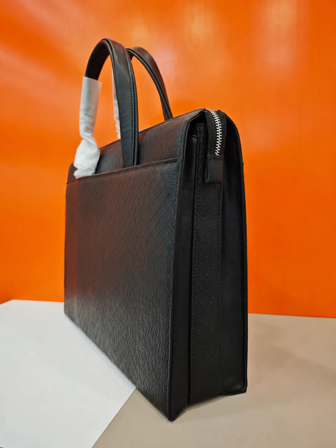 Men's Briefcase Genuine Leather Top-Handle Bags 15.6 Laptop Bag Luxury Designer Business Office Messenger Handbag Embossed Cowhide Classic Black-9