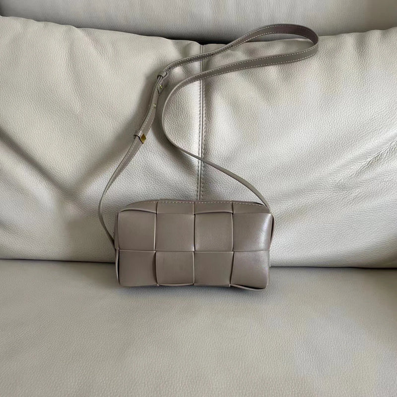 Genuine Leather Woven Crossbody Bag for Women 2026 New Luxury Hand-woven Cowhide Brick Cassette Camera Bag Small Fashion Shoulder Messenger Bag High Quality 13 Colors Optional Ladies Designer Mini Wallet with Zipper-31