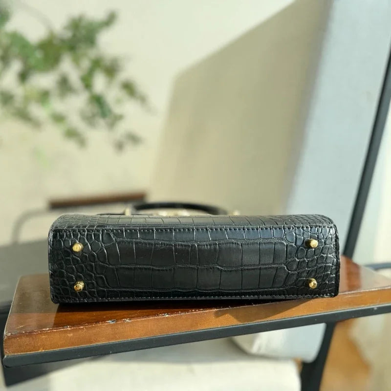 2026 Luxury Women Genuine Cowhide Handbag Minimalist High End Leather Tote Bag Large Capacity Commuter Crossbody Shoulder Bag Soft Fashion Daily Shopping Bag-7