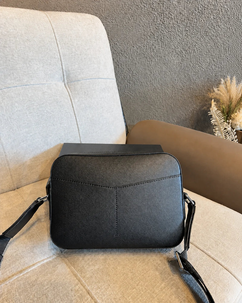 Luxury Men Messenger Bag Saffiano Leather Crossbody Bag Small Business Shoulder Bag Casual Sling Satchel Designer Purse Classic Black-13