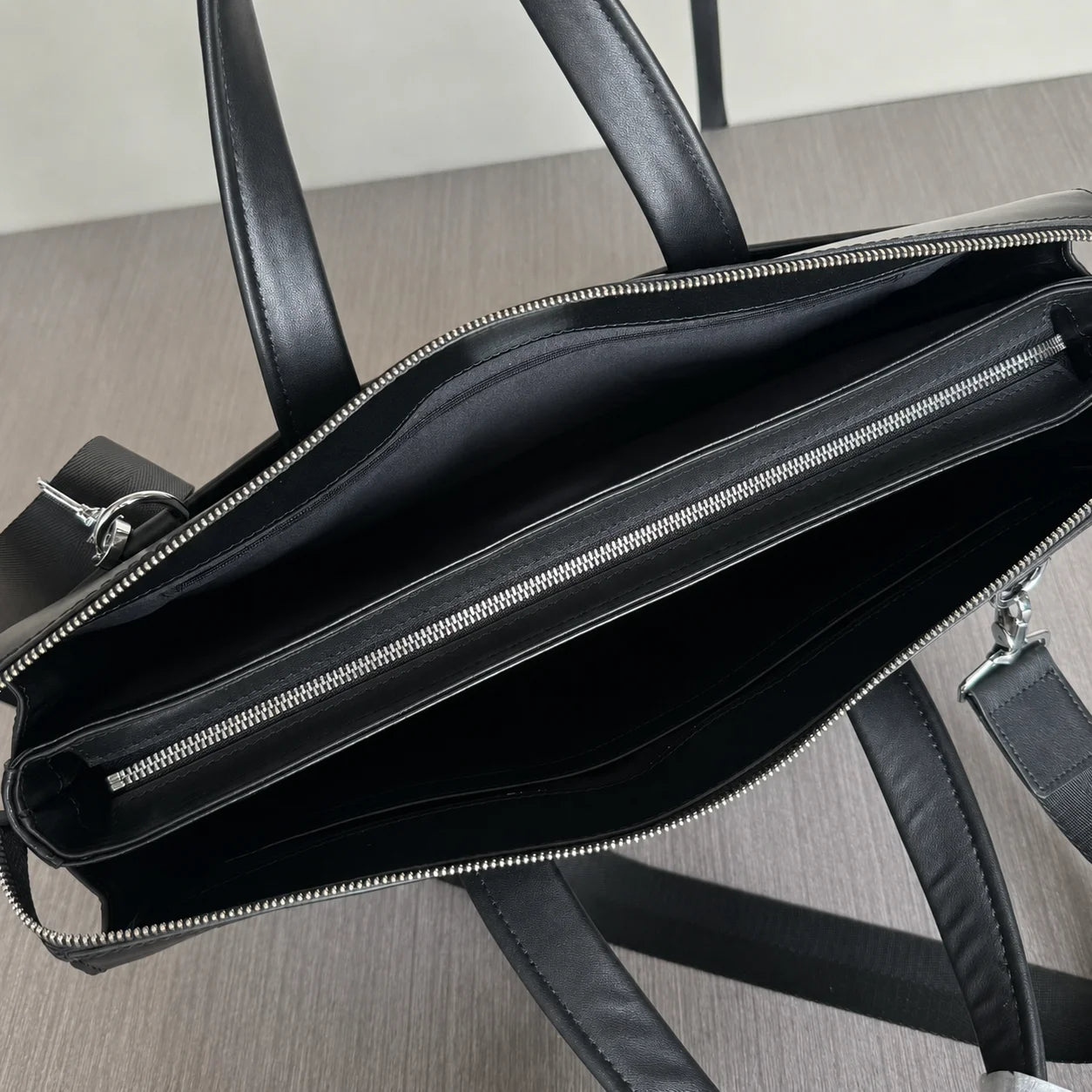 Men's Briefcase Genuine Leather Top-Handle Bags 15.6 Laptop Bag Luxury Designer Business Office Messenger Handbag Embossed Cowhide Classic Black-6