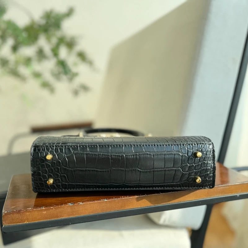 2026 Luxury Women Genuine Cowhide Handbag Minimalist High End Leather Tote Bag Large Capacity Commuter Crossbody Shoulder Bag Soft Fashion Daily Shopping Bag-5