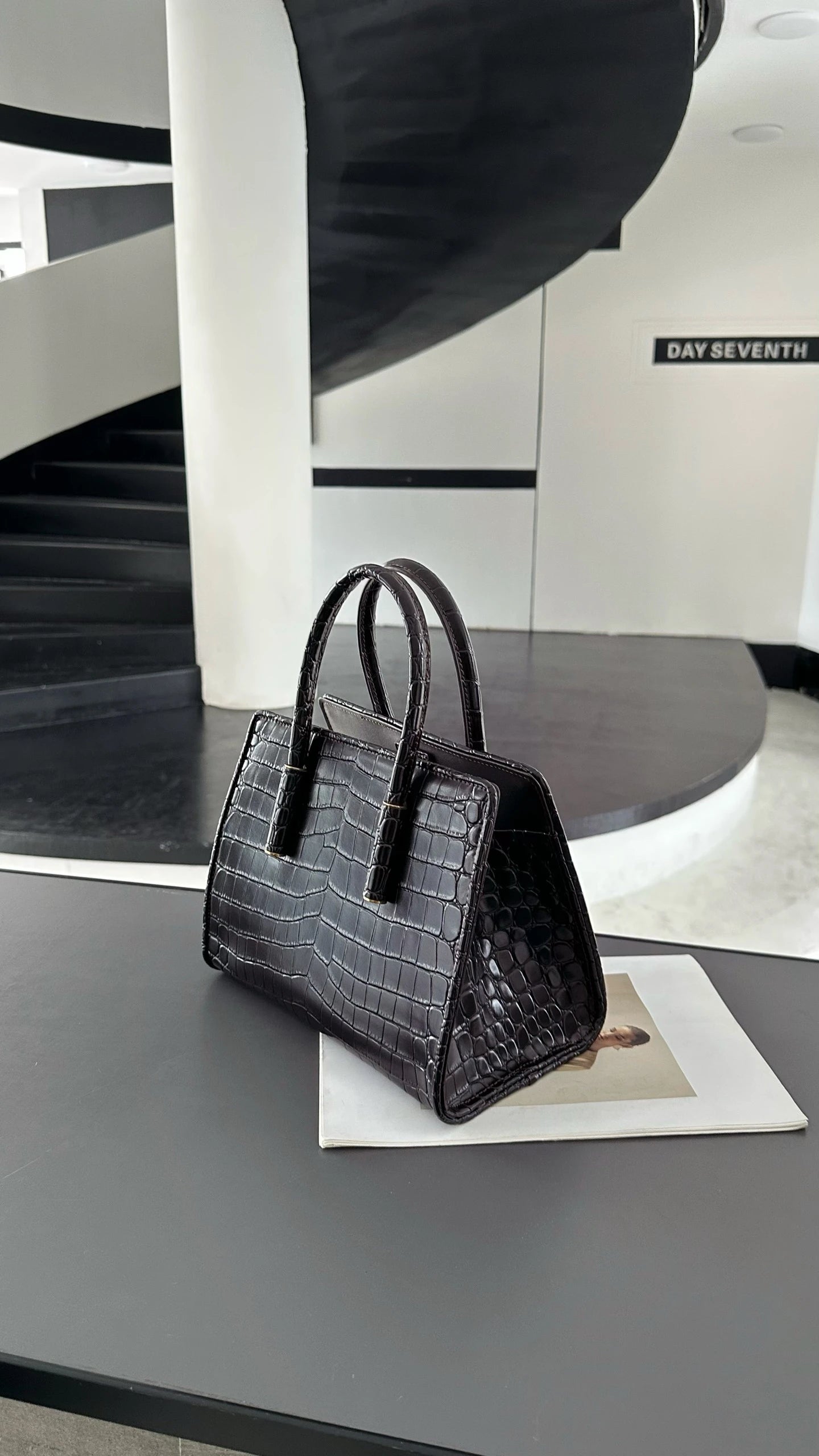 Luxury Crocodile Embossed Leather Tote Bag for Women Designer Handbag Genuine Cowhide Vintage Top Handle Satchel Large Capacity Crossbody Shoulder Bag Fashion Elegant Office Work Travel Shopping Commute Daily Casual