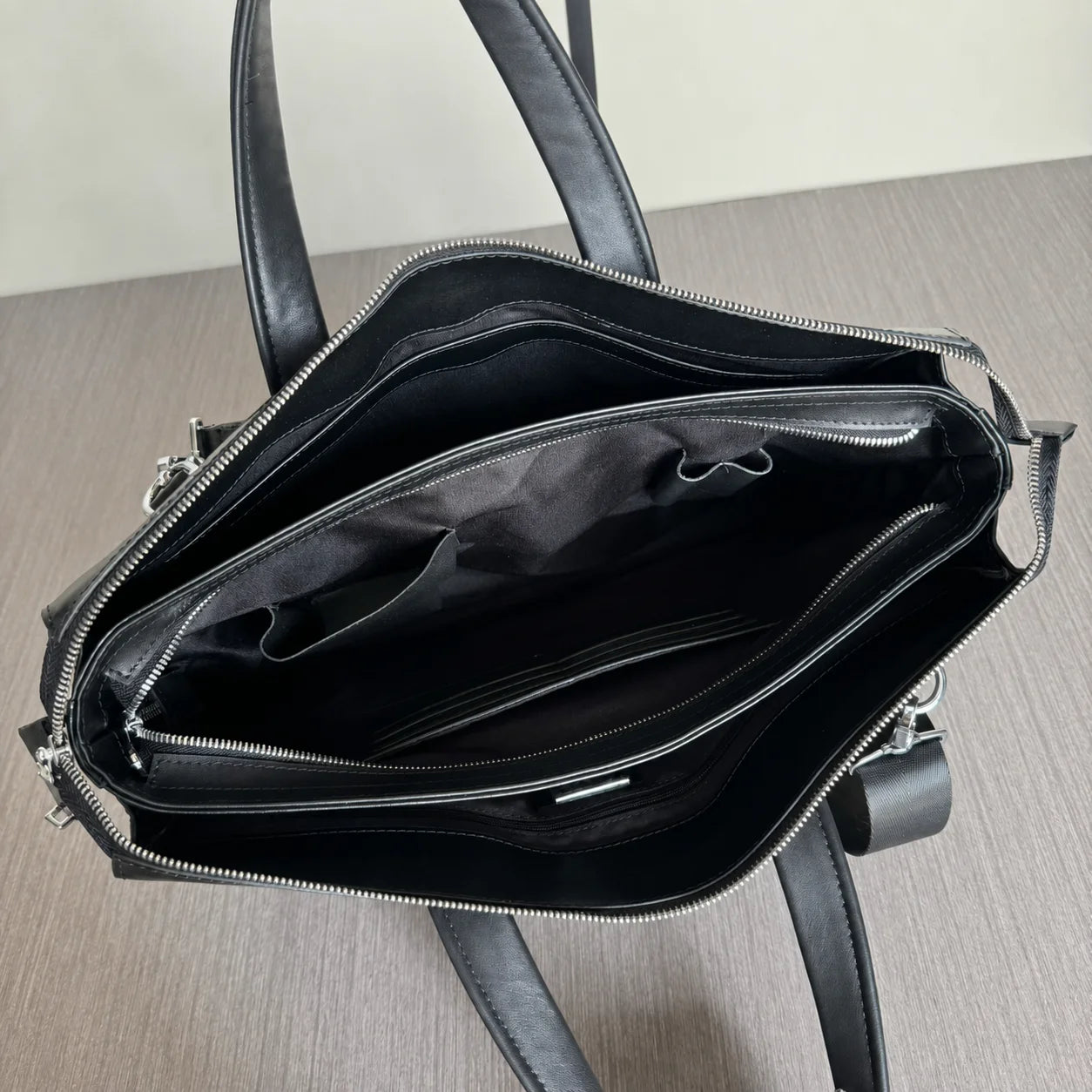 Men's Briefcase Genuine Leather Top-Handle Bags 15.6 Laptop Bag Luxury Designer Business Office Messenger Handbag Embossed Cowhide Classic Black-15