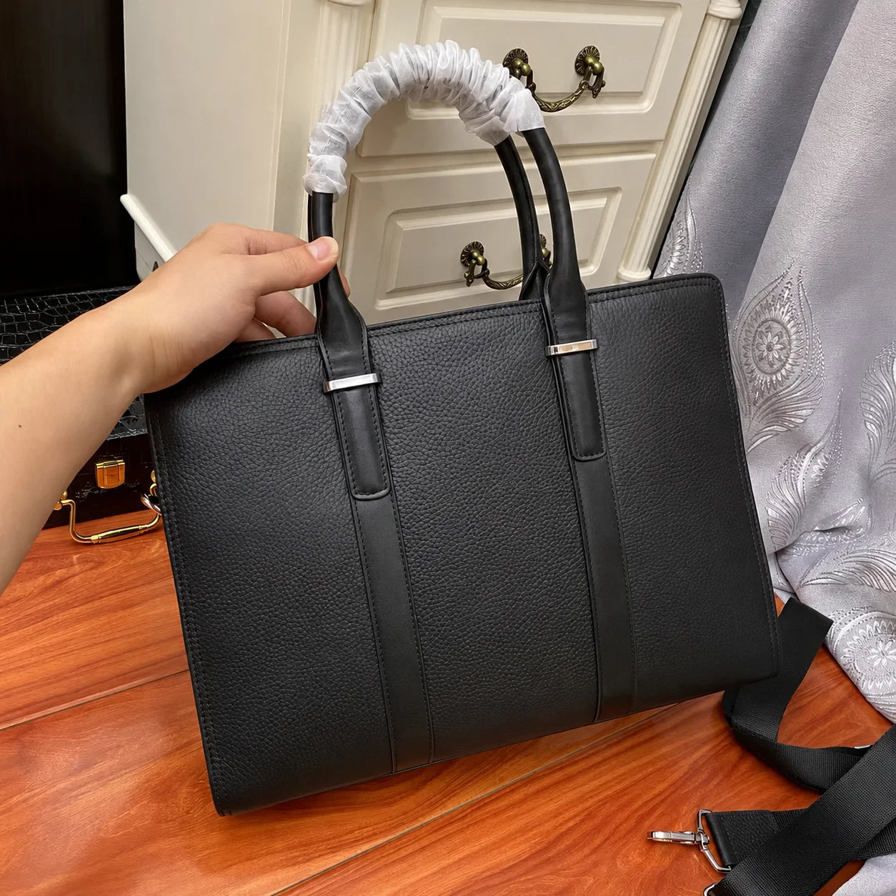 New Mens Top Handle Bags Premium Business Men Handbag Luxury Designer Leather Briefcase for Men Laptop Bags Daily Office Work Document Messenger Bag
